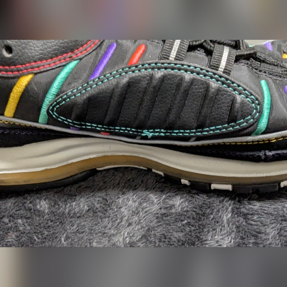 NIKE AIR MAXES size 12... 98 - Picture 9 of 13